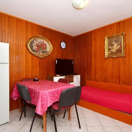Lägenhet Alduk With Terrace And The Sea View *