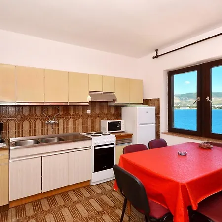 Alduk With Terrace And The Sea View 아파트